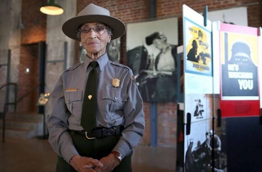  The Oldest Park Tanger In The USA: The Old Woman Retires At The Age Of 100!