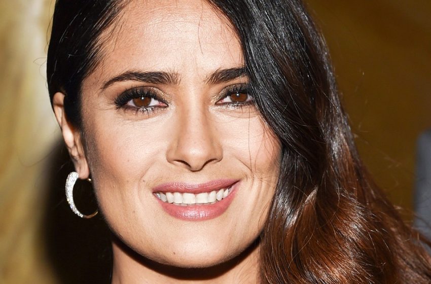  “No Words, Only Emotions”: 55-year-old Salma Hayek Charmed Fans With Impeccable Forms!