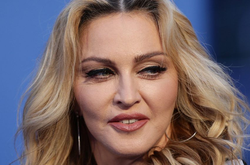  “She Became a Completely Different Person”: 64-year-old Madonna Surprised Fans With Her Appearance a Month After Emergency Hospitalization!